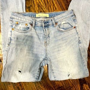 Gap 1969 Best Girlfriend  Destructed Jean